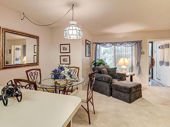 2nd image of 137 Lake Pine Cir APT A-1