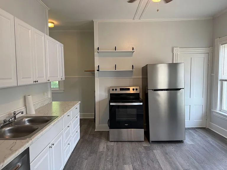 50 Franklin St #1 — Photo 12