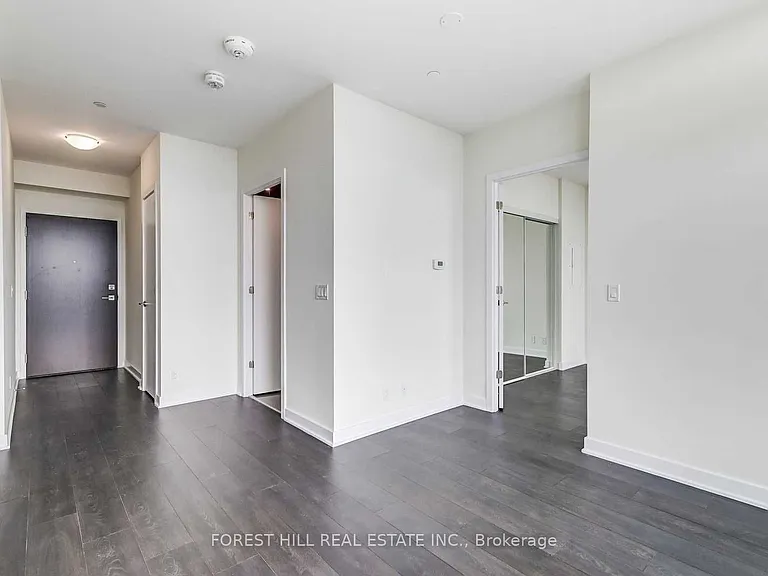 2221 Yonge St #5703 — Photo 16