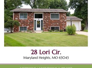 28 Lori Cir, Maryland Heights, MO 63043