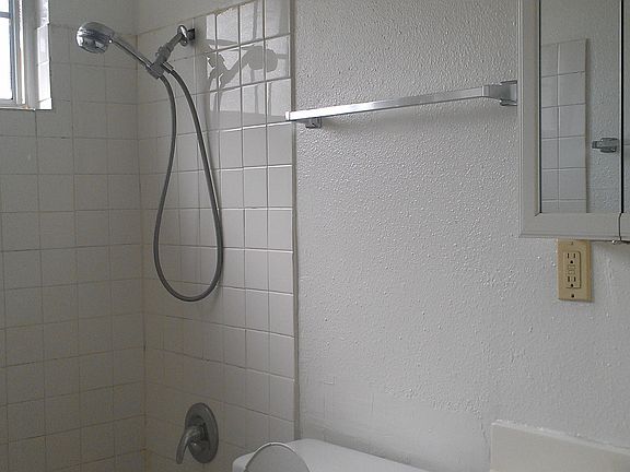4th image of 4016 W 135th St APT C