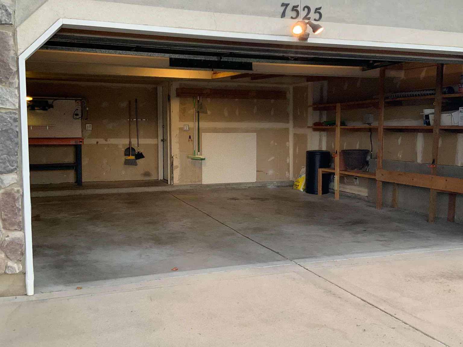 3 bed, 1337 sqft, $2,175 — Photo 4