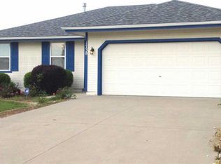 1738 SW Stone Crest Dr, Topeka, KS 66615