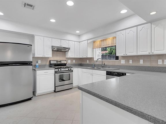 3rd image of 5039 Havelok St