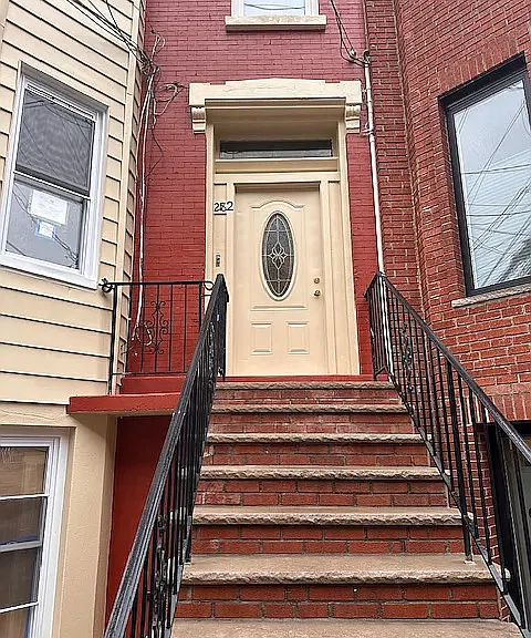 282 Summit Ave #3 — Photo 1