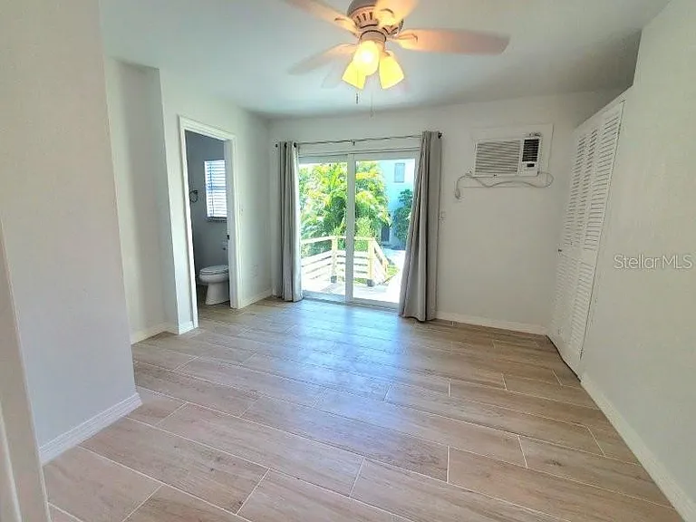 461 W Marion Ave #B — Photo 5