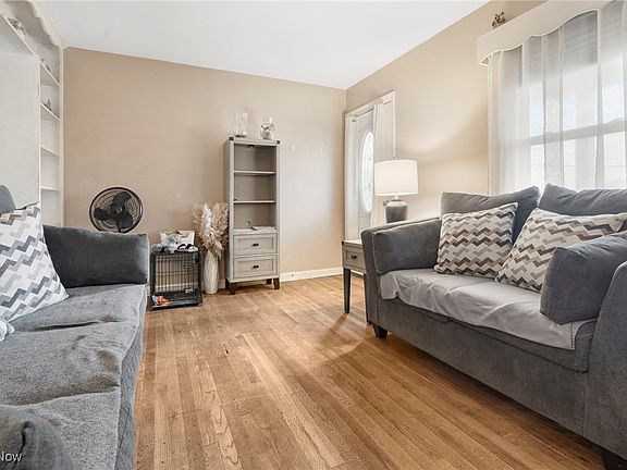 5th image of 203 Robinson Ave