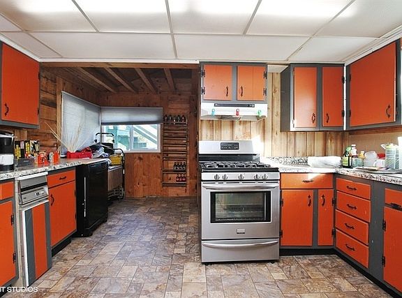 3rd image of 472 S Center Ave