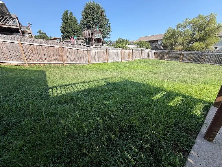 135 Lyle Curtis Cir — Photo 31