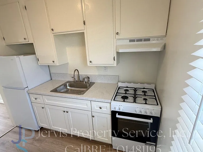 4610 E 52nd Pl #5 — Photo 4
