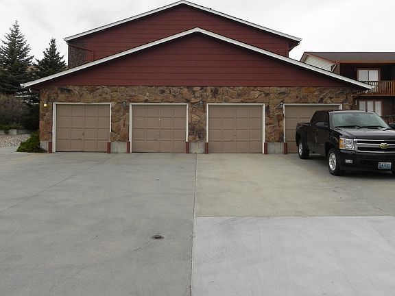 Garage with opener for no charge!