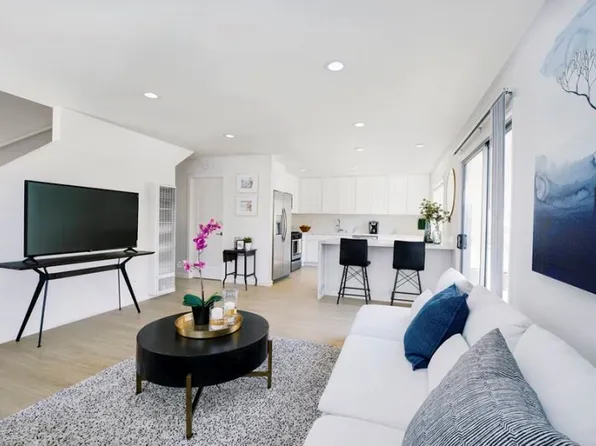 CitiZen South Bay on West 235th St.