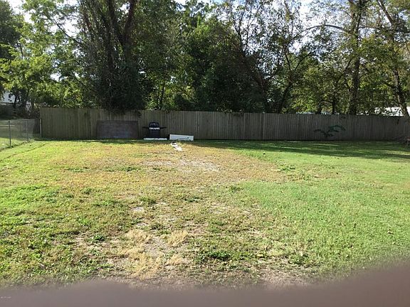 4th image of 410 Jackson Ave