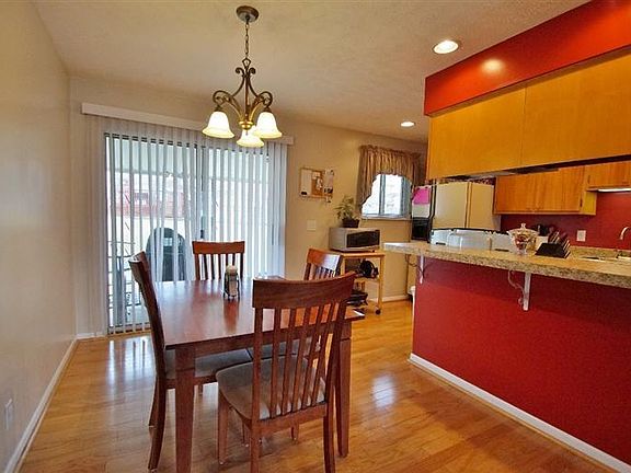 4th image of 8984 Zoellner Dr