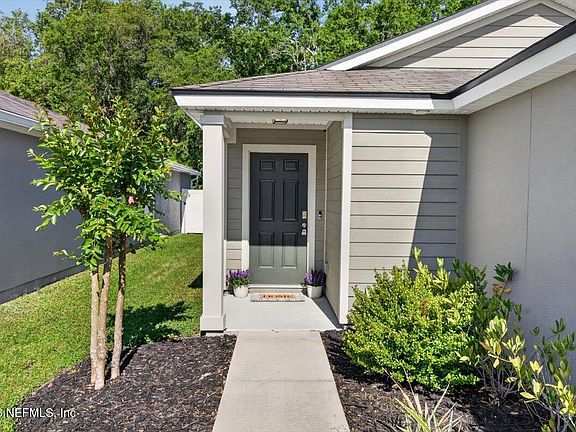 3rd image of 7940 MEADOW WALK Lane