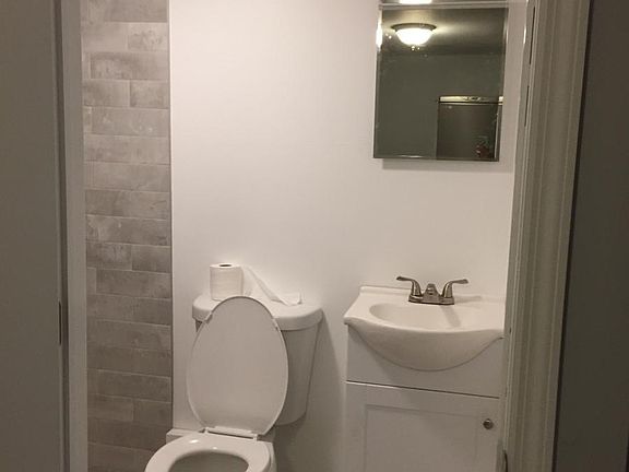 4th image of 11 Amber Dr