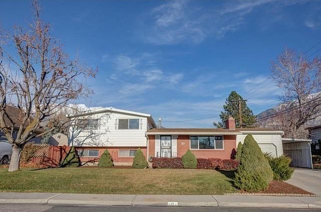1st image of 27 Eastwood Dr