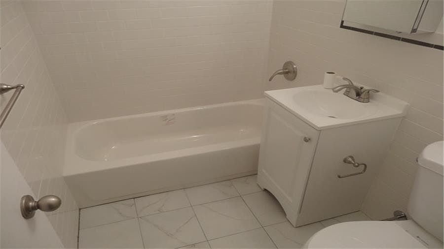 1st image of 52 W 71st St APT 3A