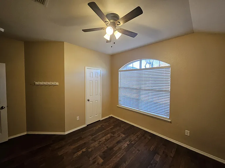 3235 Guadaloupe — Photo 26
