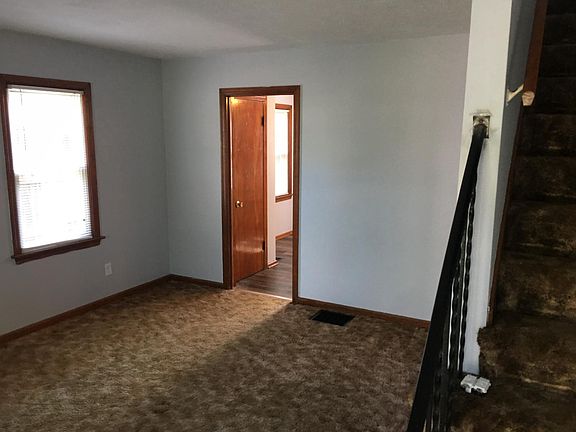 2nd image of 836 S Harris Ave