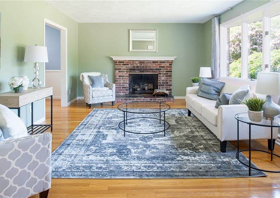 1st image of 151 Suffolk Dr