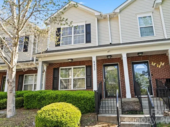 8453 Big Creek Ct, Matthews, NC 28105