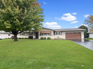 108 W Meadows Ct, Forreston, IL 61030