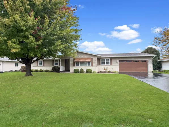 108 W Meadows Ct, Forreston, IL 61030