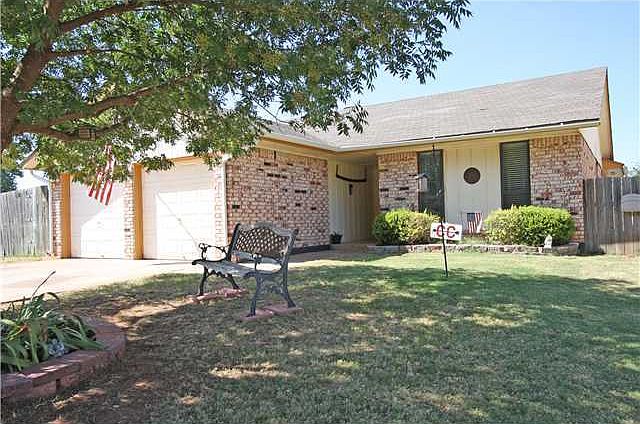 1st image of 705 W Forest Dr