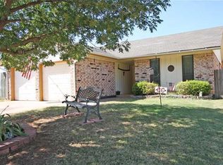 705 W Forest Dr, Mustang, OK 73064