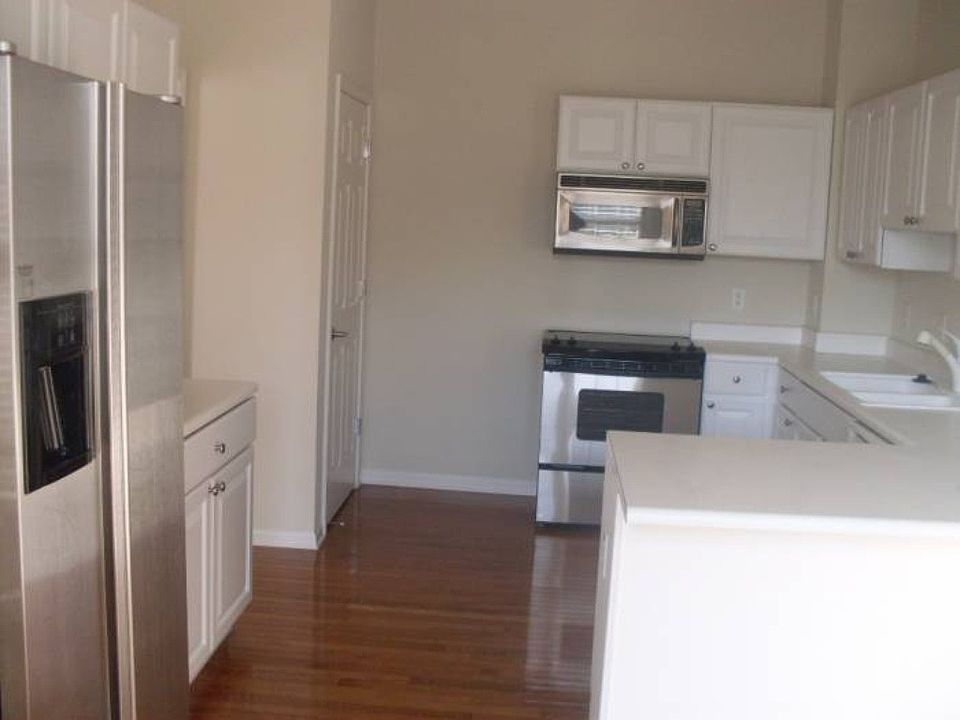 1st image of 41698 Brownstone Dr #1
