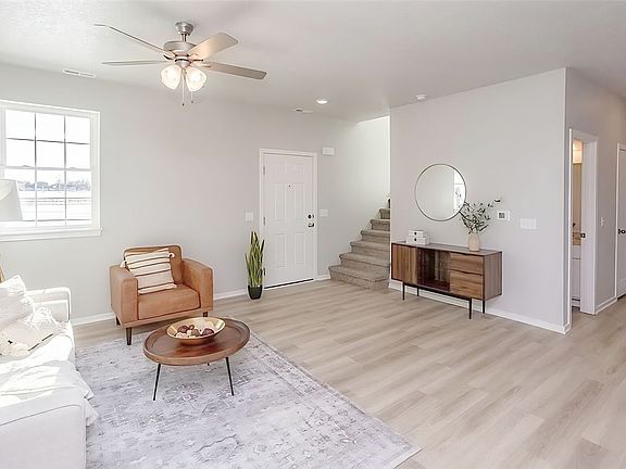 3rd image of 256 NW Common Pl