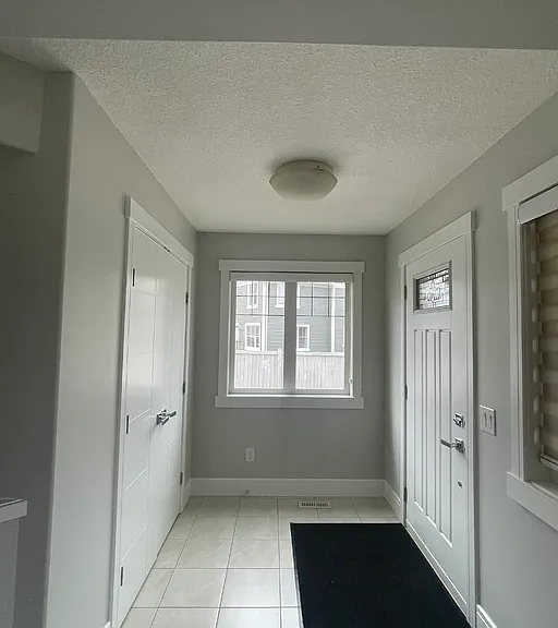 977 Valour Way NW #1A — Photo 3