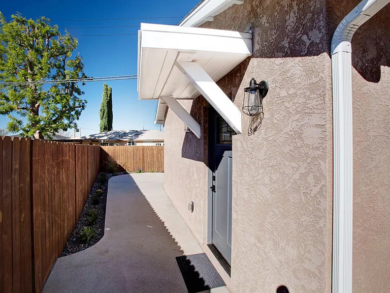 6275 Dana Ave — Photo 3