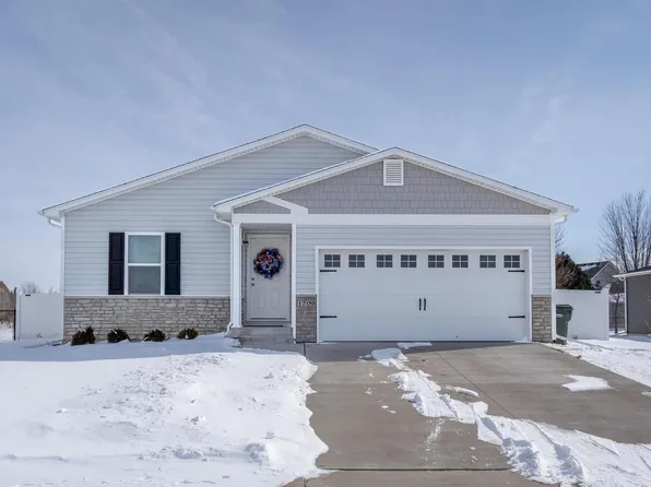 1709 Westport Dr, Davenport, IA 52804