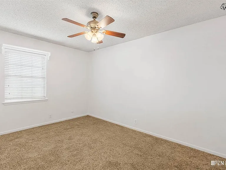 3006 Barrywood Dr — Photo 24