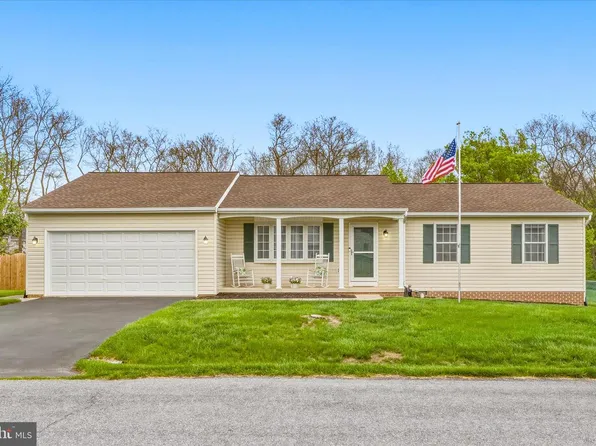 19723 Marigold Dr, Hagerstown, MD 21742