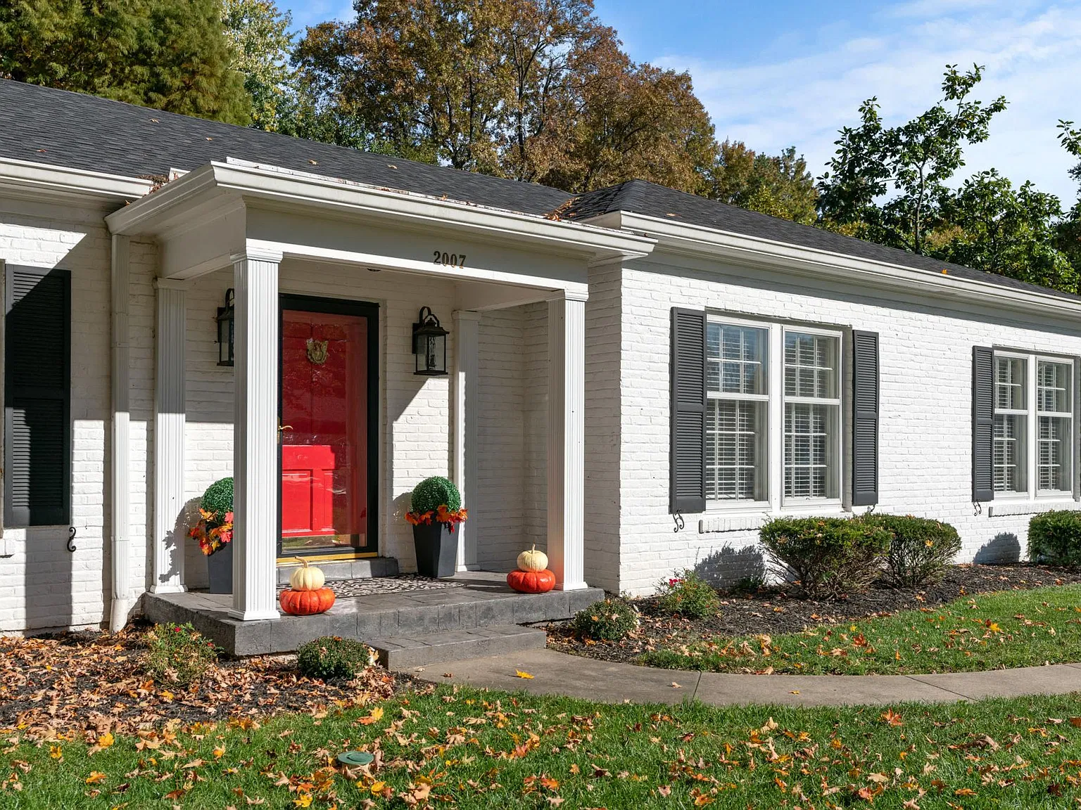 3 bed, 2030 sqft, $2,850 — Photo 3