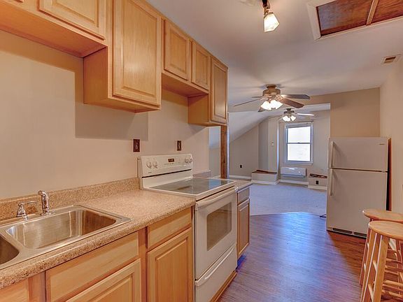 2nd image of 511 Central Ave #B