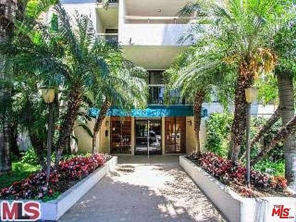 2nd image of 906 N Doheny Dr APT 222