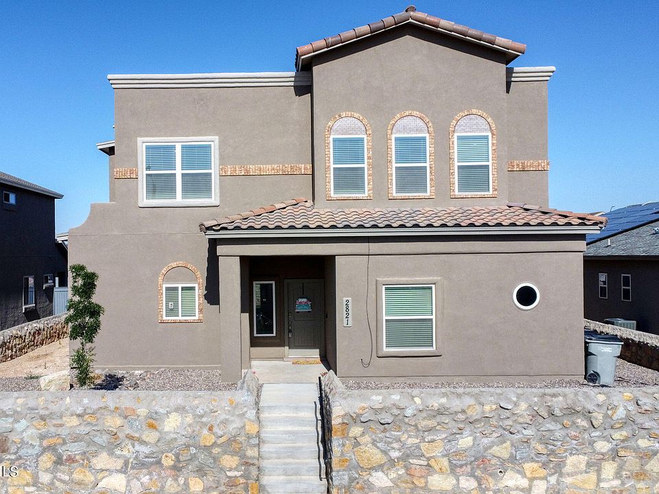 1st image of 2821 Maria Casas St