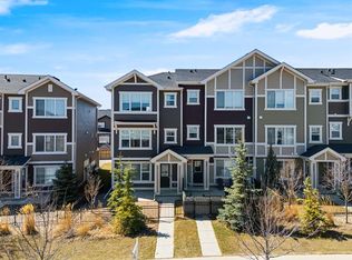 205 E Sundown Rd, Cochrane, AB T4C2M6