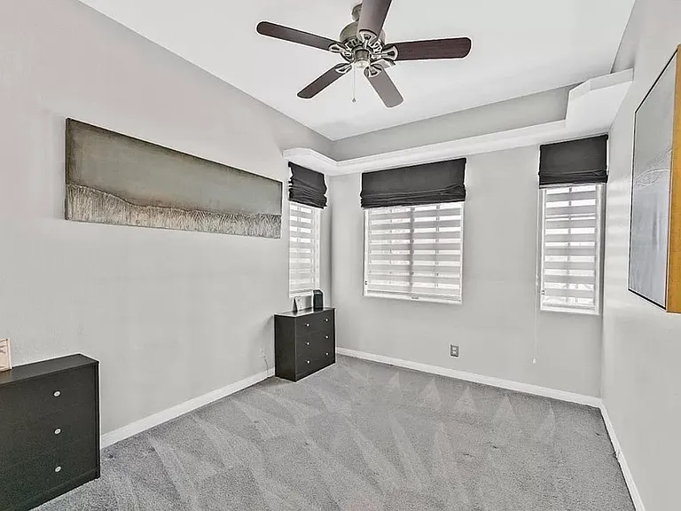 7882 W Gilmore Ave — Photo 26