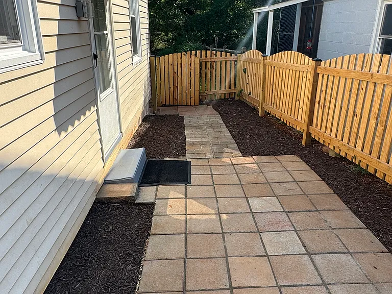 1302 Little High St — Photo 6