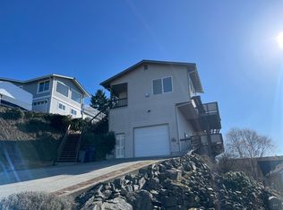 501 5th St, Anacortes, WA 98221