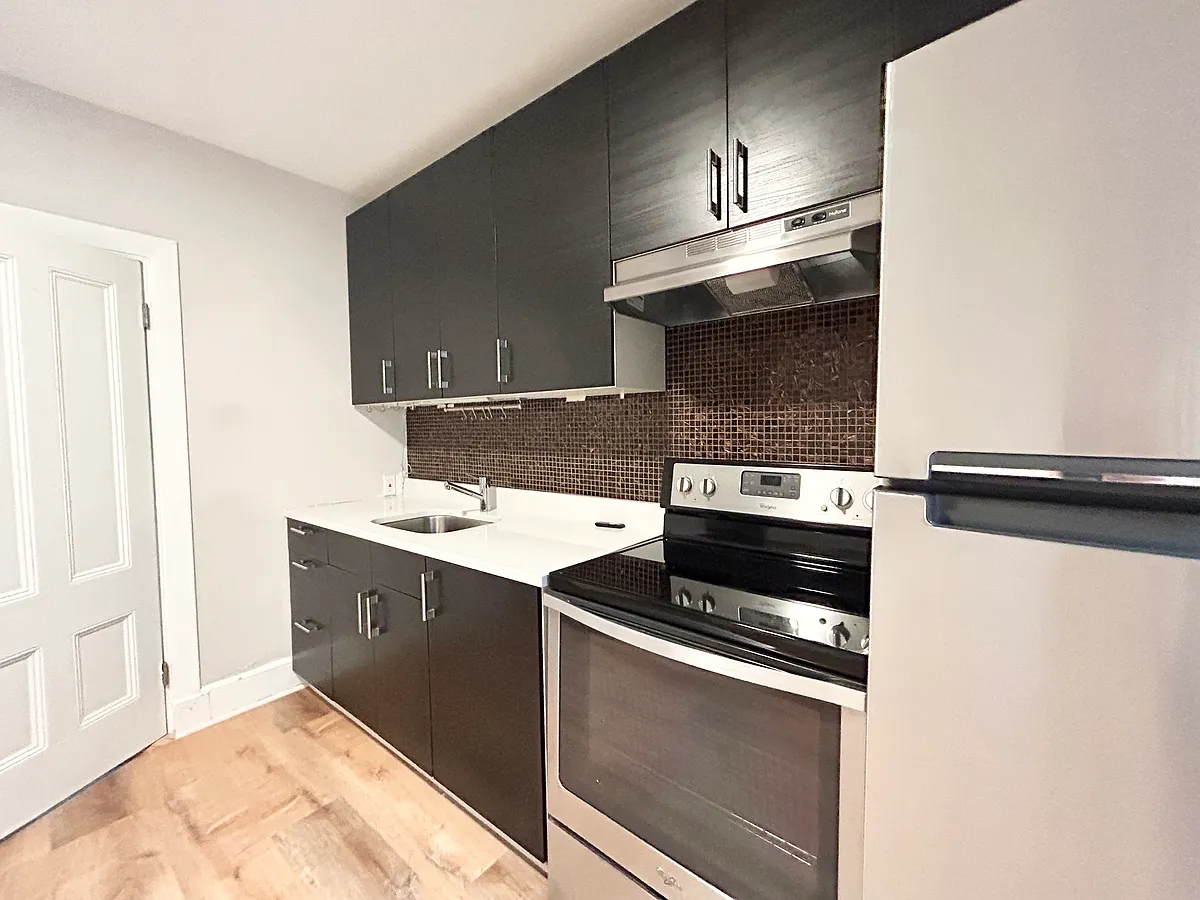 Building Photo - 7 Warwick St #1L