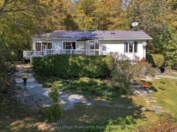 487 Morrison Point Rd, Prince Edward County, ON K0K 2P0