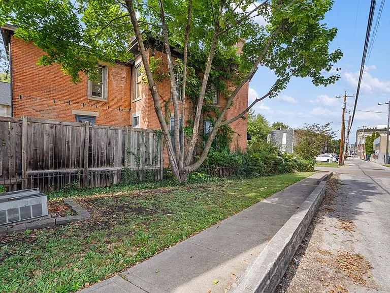 27 Smith Pl — Photo 17