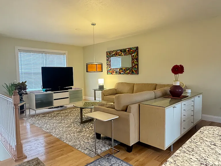 136 Spaulding Dr — Photo 3