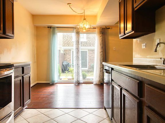 5th image of 611 Academy Ct #611